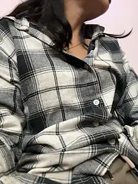 Snapshot of modelnishu chatting on 09/12/25, 04:40 modelnishu online show from 09/12/25, 04:40