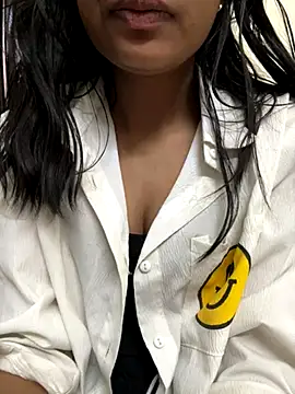 Snapshot of modelnishu chatting on 11/11/25, 01:44 modelnishu online show from 11/11/25, 01:44