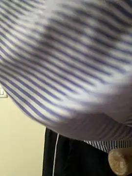 Snapshot of modelnishu chatting on 02/17/26, 04:48 modelnishu online show from 02/17/26, 04:48