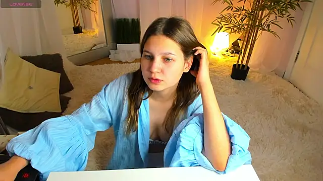 Snapshot of Elle_Ellise chatting on 09/10/25, 01:15 Elle Ellise online show from 09/10/25, 01:15