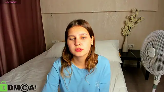 Snapshot of Elle_Ellise chatting on 10/02/25, 01:20 Elle Ellise online show from 10/02/25, 01:20