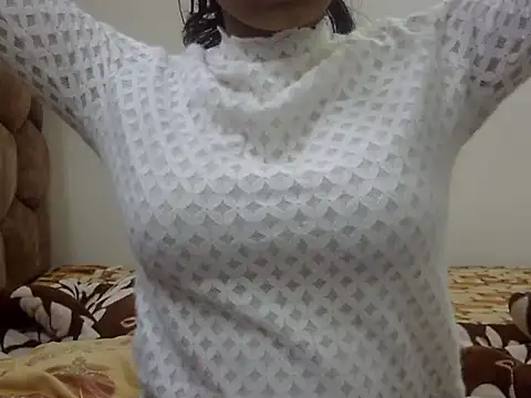 Snapshot of SONIYA_47 chatting on 01/31/26, 08:18 SONIYA 47 online show from 01/31/26, 08:18