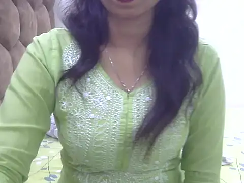 Snapshot of SONIYA_47 chatting on 10/04/25, 06:09 SONIYA 47 online show from 10/04/25, 06:09