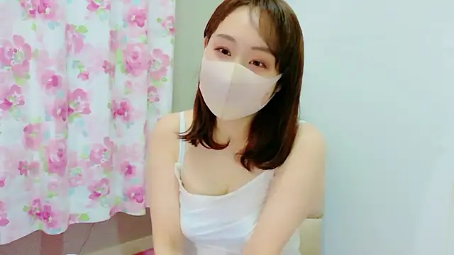 Snapshot of RenaFcup chatting on 07/16/26, 12:02 RenaFcup online show from 07/16/26, 12:02