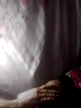 Snapshot of Mamapm20 chatting on 10/01/25, 04:28 Mamapm20 online show from 10/01/25, 04:28