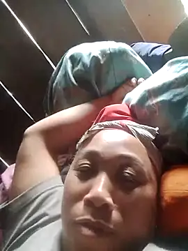 Snapshot of Mamapm20 chatting on 10/03/25, 01:42 Mamapm20 online show from 10/03/25, 01:42