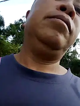 Snapshot of Mamapm20 chatting on 10/13/25, 12:34 Mamapm20 online show from 10/13/25, 12:34