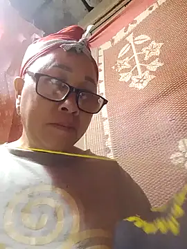 Snapshot of Mamapm20 chatting on 12/16/25, 09:52 Mamapm20 online show from 12/16/25, 09:52