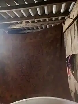 Snapshot of Mamapm20 chatting on 12/17/25, 10:42 Mamapm20 online show from 12/17/25, 10:42