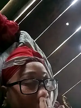 Snapshot of Mamapm20 chatting on 09/25/25, 04:18 Mamapm20 online show from 09/25/25, 04:18