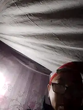 Snapshot of Mamapm20 chatting on 11/30/25, 10:10 Mamapm20 online show from 11/30/25, 10:10