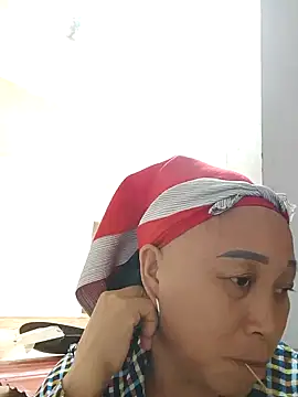 Snapshot of Mamapm20 chatting on 10/10/25, 08:26 Mamapm20 online show from 10/10/25, 08:26