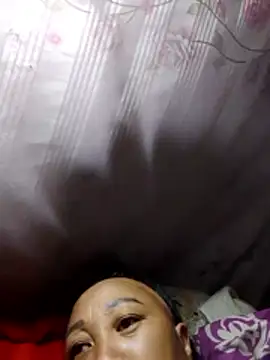 Snapshot of Mamapm20 chatting on 10/19/25, 10:34 Mamapm20 online show from 10/19/25, 10:34