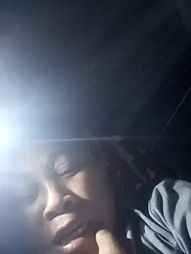 Snapshot of Mamapm20 chatting on 09/09/25, 02:43 Mamapm20 online show from 09/09/25, 02:43