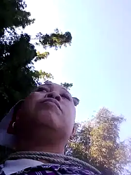 Snapshot of Mamapm20 chatting on 11/30/25, 02:01 Mamapm20 online show from 11/30/25, 02:01