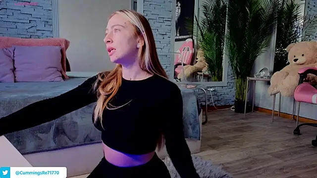 Snapshot of Reina_Cummings chatting on 02/12/26, 07:41 Reina Cummings online show from 02/12/26, 07:41