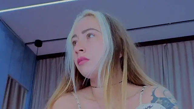 Reina Cummings online show from 11/14/25, 07:34