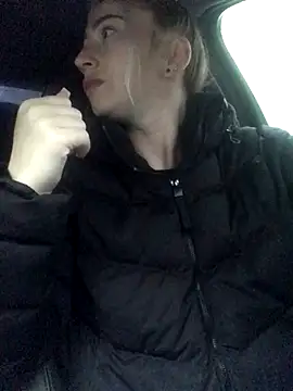 Reina Cummings online show from 10/06/25, 04:57