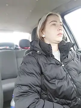 Reina Cummings online show from 03/19/26, 06:13