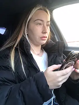 Reina Cummings online show from 10/01/25, 05:01