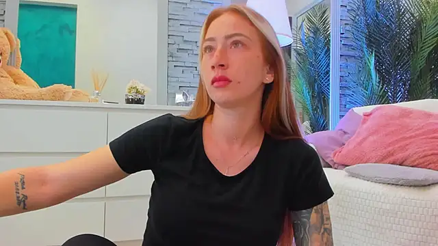 Reina Cummings online show from 06/12/26, 06:22