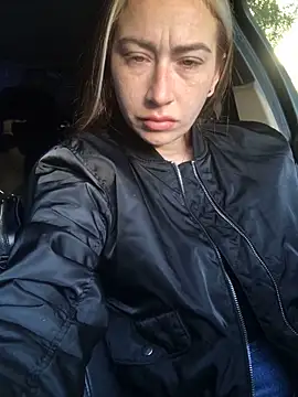 Reina Cummings online show from 09/22/25, 04:51