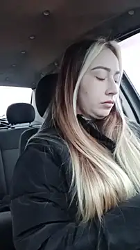 Reina Cummings online show from 12/01/25, 05:52