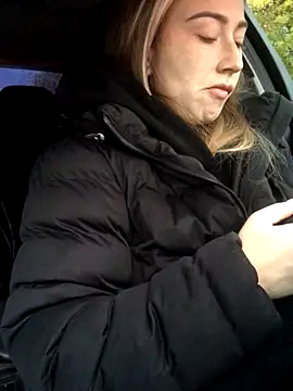 Reina Cummings online show from 10/15/25, 05:06