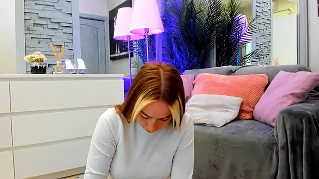 Reina Cummings online show from 04/30/26, 06:31