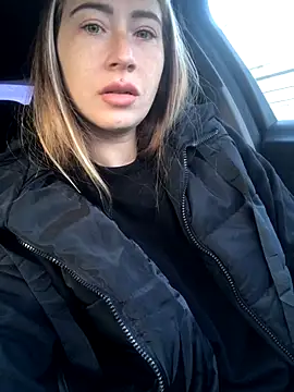 Reina Cummings online show from 09/28/25, 04:41