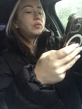 Reina Cummings online show from 10/03/25, 04:58