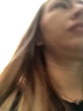 Reina Cummings online show from 09/17/25, 04:03