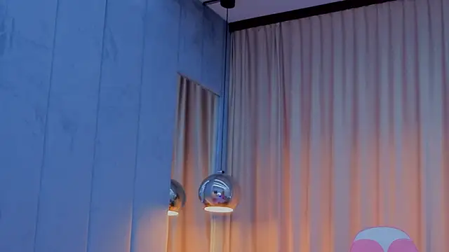 Reina Cummings online show from 11/13/25, 07:12