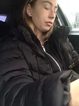 Reina Cummings online show from 10/02/25, 05:00