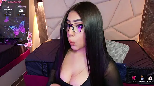 Snapshot of aysel_27 chatting on 10/06/25, 08:20 aysel 27 online show from 10/06/25, 08:20