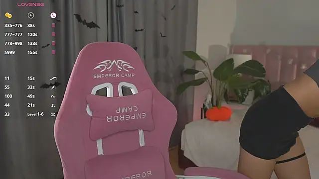 LilLisa online show from 10/25/25, 04:07