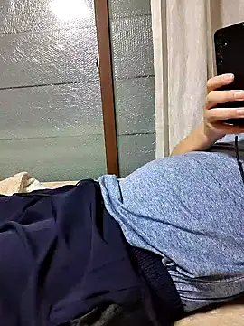 starvingo2002 online show from 12/18/25, 08:52