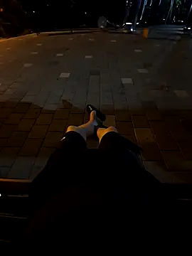 Snapshot of starvingo2002 chatting on 09/14/25, 10:59 starvingo2002 online show from 09/14/25, 10:59