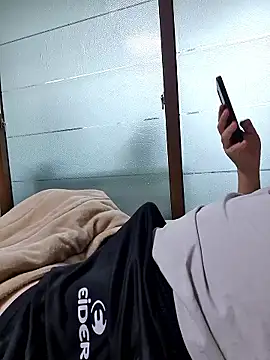 starvingo2002 online show from 11/24/25, 07:08