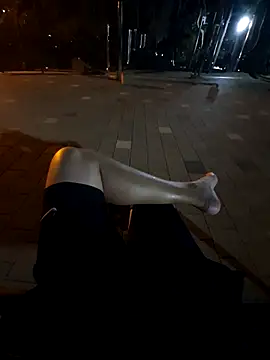 Snapshot of starvingo2002 chatting on 09/15/25, 11:21 starvingo2002 online show from 09/15/25, 11:21