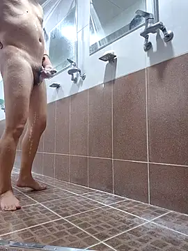 starvingo2002 online show from 11/12/25, 03:43