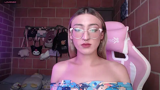 Snapshot of Andrea_camilaaa chatting on 06/09/26, 03:24 Andrea camilaaa online show from 06/09/26, 03:24