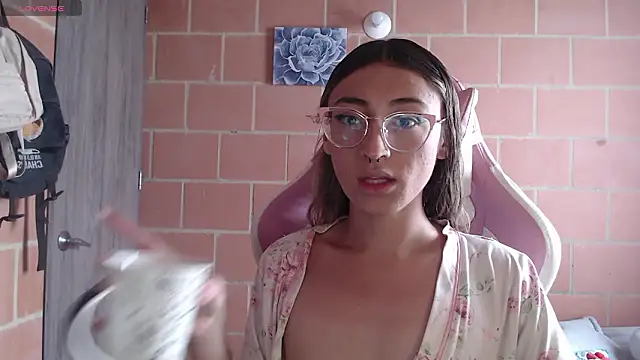 Andrea camilaaa online show from 02/12/26, 01:44