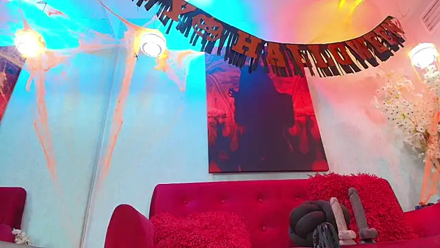 Snapshot of Valery_milleer chatting on 10/29/25, 12:48 Valery milleer online show from 10/29/25, 12:48