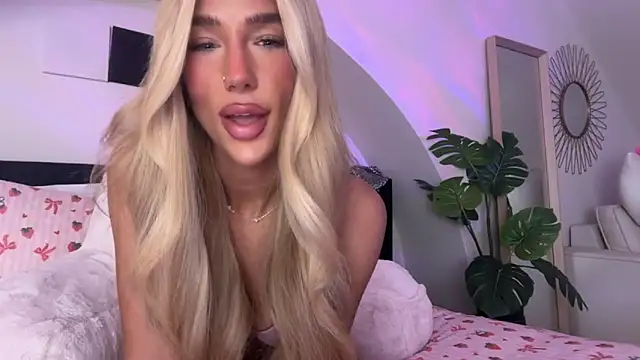 KENNIEXROSE online show from 04/14/26, 10:04