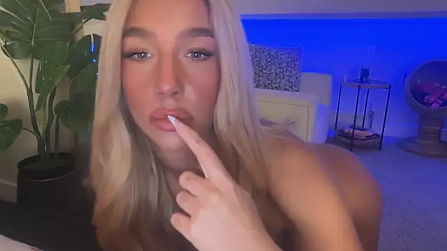 KENNIEXROSE online show from 11/05/25, 07:28