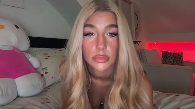 KENNIEXROSE online show from 11/06/25, 09:19