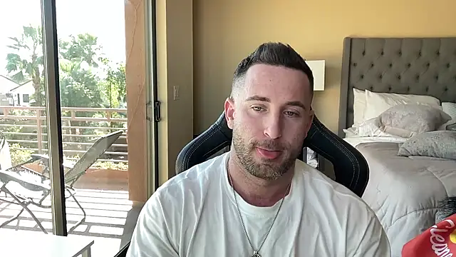 brettmycles28 online show from 11/24/25, 06:08