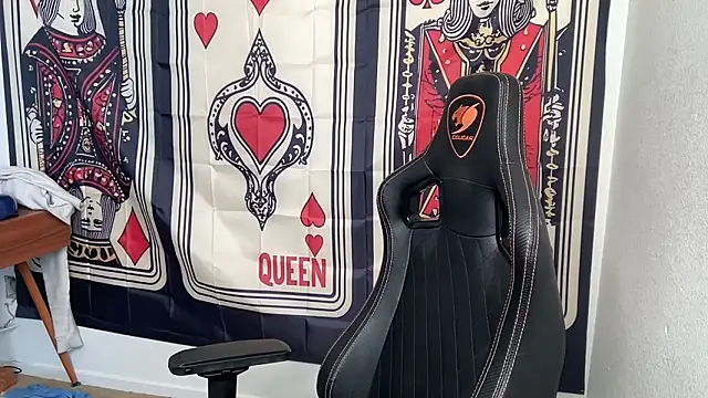 brettmycles28 online show from 12/18/25, 07:40