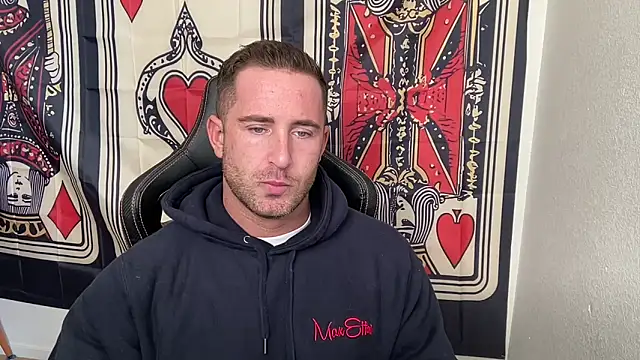 brettmycles28 online show from 12/03/25, 05:56